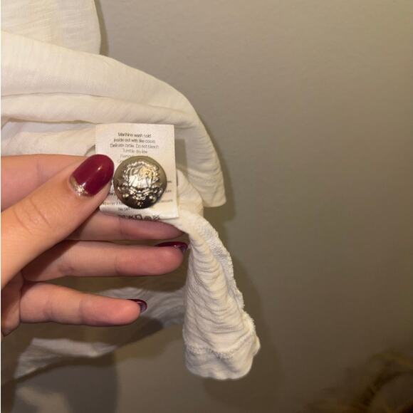 Veronica Beard-Carla Button Cotton T-Large White-Silver buttons-With tiny flaw - Picture 8 of 10